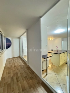 Appartement à vendre, 3 pièces rénovées avec deux Loggias, idéal pour une famille qui aime l'espace ou pour un bel investissement locatif
