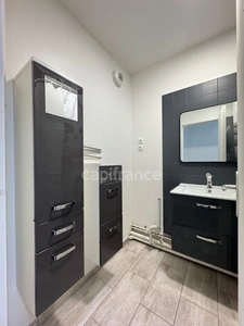 Appartement à vendre, 3 pièces rénovées avec deux Loggias, idéal pour une famille qui aime l'espace ou pour un bel investissement locatif