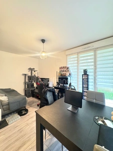 À Vendre – Bel Appartement F2 presque rénové avec une place de parking – Idéal un jeune couples, pour une personne ou Investisseur