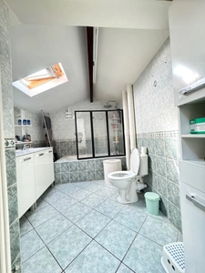 À Vendre – Bel Appartement en duplex - F5 avec une terrasse et Parking privatif – Idéal pour une grande famille ou Investisseur