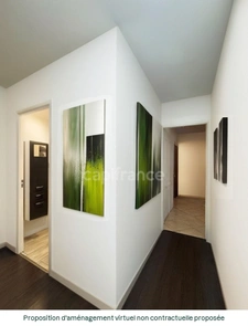 Appartement à vendre, 3 pièces rénovées avec deux Loggias, idéal pour une famille qui aime l'espace ou pour un bel investissement locatif