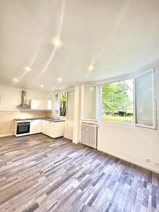 À VENDRE – Charmant Appartement T2 rénové de 42 m² à Ris-Orangis, Quartier des Oiseaux