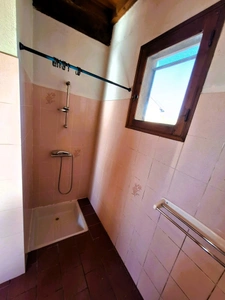 🏡 À VENDRE – Maison ancienne de 76 m² avec 2 chambres, sous-sol et cour à Vergoignan