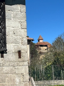 MARCIAC et PLAISANCE proches, VUE PYRENEES depuis cette BELLE MAISON DE FAMILLE 215m2, grandes dépendances , sur 1750m2 de jardin, dans village patrimonial.