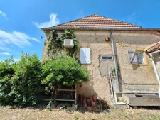 🏡 Authentique ferme en pierre de 1850  Charme, volumes et fort potentiel ! 4 pièces VIELLA (32)