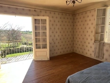 MARCIAC et PLAISANCE proches, VUE PYRENEES depuis cette BELLE MAISON DE FAMILLE 215m2, grandes dépendances , sur 1750m2 de jardin, dans village patrimonial.