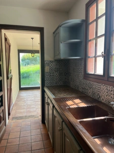 PLAISANCE du Gers(32) : ELEGANTE MAISON D'ARCHITECTE 185m2, sans travaux, 6.900m2 de terrain arboré, grande piece de vie, 4  chambres, cheminée, une valeur süre....