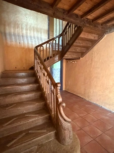 PLAISANCE (32) proche: propriete rurale composée d'une maison 200m2 restaurée, une maison à renover 100m2, deux petites maison colombages, hangar simple , terrain 6500 m2 sans voisin 