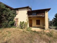 PLAISANCE (32) proche: propriete rurale composée d'une maison 200m2 restaurée, une maison à renover 100m2, deux petites maison colombages, hangar simple , terrain 6500 m2 sans voisin 