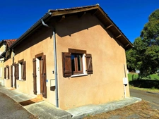 🏡 À VENDRE – Maison ancienne de 76 m² avec 2 chambres, sous-sol et cour à Vergoignan