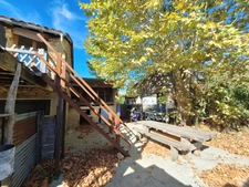 🏡 ANCIENNE LONGÈRE DE CARACTÈRE – 3 CHAMBRES DONT 1 SUITE PARENTALE INDÉPENDANTE, MEZZANINE, APPARTEMENT, MOBIL-HOME ET ATELIER – FORT POTENTIEL LOCATIF !