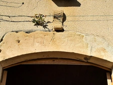 Ancienne ferme de 1796 sur 3,7 Hectares, dépendances, vue sur les Pyrénées.