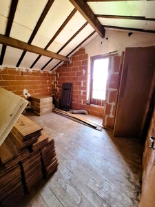 Maison à fort potentiel – 5 pièces – 121 m² habitables – Terrain 1 820 m² à SARRAGACHIES (32)