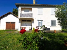 🏡 Maison familiale 4 chambres de 122 m² sur 3200 m² de terrain à Riscle