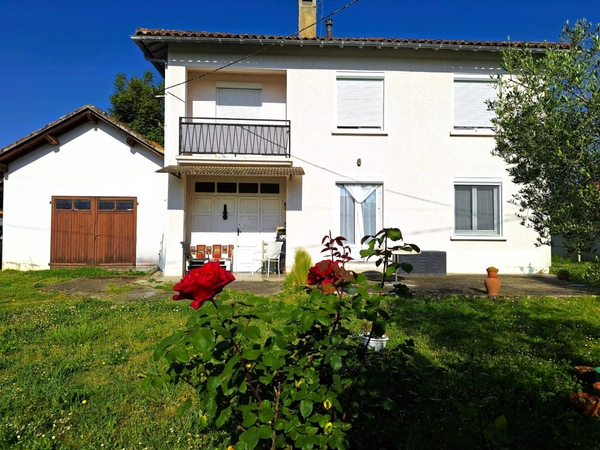 🏡 Maison familiale 4 chambres de 122 m² sur 3200 m² de terrain à Riscle