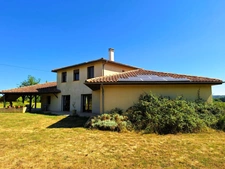 Maison d'architecte de 250 m²  4 chambres Terrain de plus de 5 000 m² Proche Paisance et Nogaro 