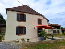 Charmante maison Gasconne 145m² Habitable avec 185m² de dépendances sur 1300m² de terrain