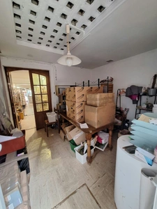 🏡 URGENT  IMMEUBLE À VENDRE AU CŒUR DU CENTRE HISTORIQUE DE MIÉLAN !💥 50 000 €  PRIX FERME ET NON NÉGOCIABLE !