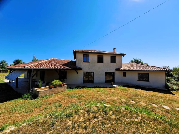 Maison d'architecte de 250 m²  4 chambres Terrain de plus de 5 000 m² Proche Paisance et Nogaro 