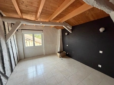 PLAISANCE (32) proche: propriete rurale composée d'une maison 200m2 restaurée, une maison à renover 100m2, deux petites maison colombages, hangar simple , terrain 6500 m2 sans voisin 