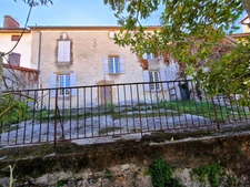 Bâtisse de caractère 247 m² – Riscle centre