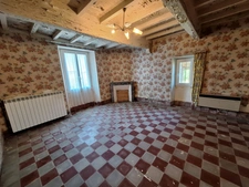 🏡 Authentique ferme en pierre de 1850  Charme, volumes et fort potentiel ! 4 pièces VIELLA (32)