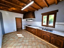 🏡 À VENDRE – Maison ancienne de 76 m² avec 2 chambres, sous-sol et cour à Vergoignan