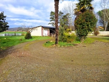 Maison familiale rénovée de 121 m² habitables + espaces complémentaires  Terrain clos de 1 417 m²
