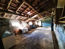 Ancienne ferme de 1796 sur 3,7 Hectares, dépendances, vue sur les Pyrénées.