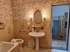 🏡 URGENT  IMMEUBLE À VENDRE AU CŒUR DU CENTRE HISTORIQUE DE MIÉLAN !💥 50 000 €  PRIX FERME ET NON NÉGOCIABLE !