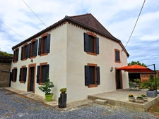 Charmante maison Gasconne 145m² Habitable avec 185m² de dépendances sur 1300m² de terrain