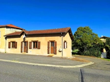 🏡 À VENDRE – Maison ancienne de 76 m² avec 2 chambres, sous-sol et cour à Vergoignan
