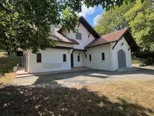 PLAISANCE du Gers(32) : ELEGANTE MAISON D'ARCHITECTE 185m2, sans travaux, 6.900m2 de terrain arboré, grande piece de vie, 4  chambres, cheminée, une valeur süre....