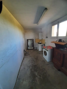 Ancienne ferme de 1796 sur 3,7 Hectares, dépendances, vue sur les Pyrénées.
