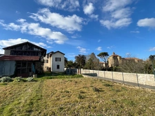 BEAUMARCHES MAISON de 1720 en pierres, 3 chambres, dans son jus, avec grange  et jardin 680m2, école et commerces de proximité, pres de MARCIAC (32)assainissement collectif