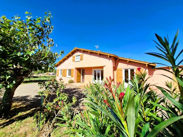 🏡 À VENDRE  Maison 3 chambres avec garage de 50 m² et terrain de 2 500 m² à Vergoignan