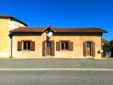 🏡 À VENDRE – Maison ancienne de 76 m² avec 2 chambres, sous-sol et cour à Vergoignan