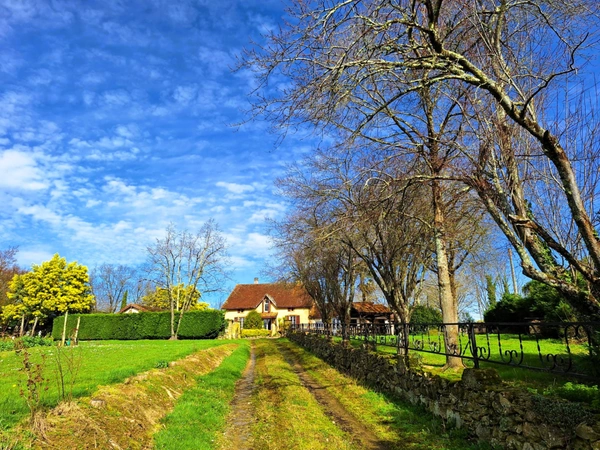 ⭐ Maison sans vis-à-vis – 219 m² – Terrain 1 861 m² – Sarragachies