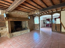PLAISANCE (32) proche: propriete rurale composée d'une maison 200m2 restaurée, une maison à renover 100m2, deux petites maison colombages, hangar simple , terrain 6500 m2 sans voisin 