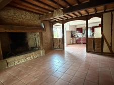 PLAISANCE (32) proche: propriete rurale composée d'une maison 200m2 restaurée, une maison à renover 100m2, deux petites maison colombages, hangar simple , terrain 6500 m2 sans voisin 
