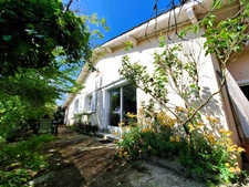 Maison 6 pièces 122 m² 4 Chambres et garage sur terrain de 2 425 m²  Riscle  La Menoue