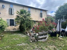 MAUBOURGUET (65) nearby: OLD FARMHOUSE on 3200m2 enclosed AND 1 apartment, mobile home, garage. Double glazing, recent shower rooms.