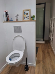 🏡 ANCIENNE LONGÈRE DE CARACTÈRE – 3 CHAMBRES DONT 1 SUITE PARENTALE INDÉPENDANTE, MEZZANINE, APPARTEMENT, MOBIL-HOME ET ATELIER – FORT POTENTIEL LOCATIF !