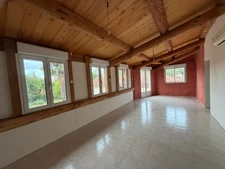 PLAISANCE (32) proche: propriete rurale composée d'une maison 200m2 restaurée, une maison à renover 100m2, deux petites maison colombages, hangar simple , terrain 6500 m2 sans voisin 