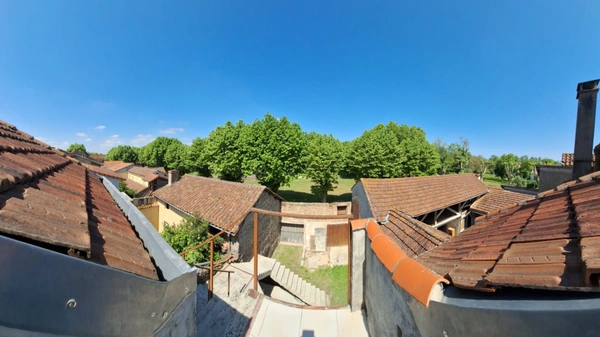 🏡  À VENDRE – Maison de ville 213 m² avec 4 appartements à finir de rénover – RISCLÉ (Gers 32)