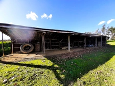 Ancienne ferme de 1796 sur 3,7 Hectares, dépendances, vue sur les Pyrénées.