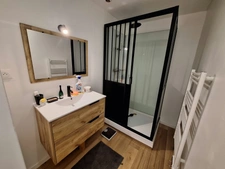 🏡 ANCIENNE LONGÈRE DE CARACTÈRE – 3 CHAMBRES DONT 1 SUITE PARENTALE INDÉPENDANTE, MEZZANINE, APPARTEMENT, MOBIL-HOME ET ATELIER – FORT POTENTIEL LOCATIF !