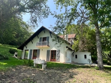 PLAISANCE du Gers (32) and MAUBOURGUET (65): ELEGANT ARCHITECT-DESIGNED HOUSE 185m2, no work required, 6,900m2 of wooded land, large living room, 4 bedrooms, fireplace, a sure value....