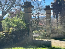 MARCIAC et PLAISANCE proches, VUE PYRENEES depuis cette BELLE MAISON DE FAMILLE 215m2, grandes dépendances , sur 1750m2 de jardin, dans village patrimonial.