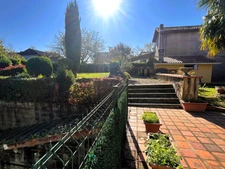 PLAISANCE (32) CHARACTER HOUSE with enclosed garden, garage, workshop + 2-room duplex apartment in a quiet location 